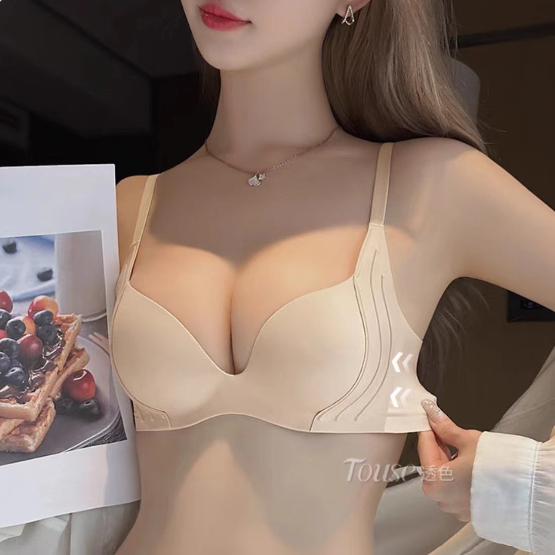 Bezprzewodowy biustonosz push- – Bralette Triangle Set recenzja i cena